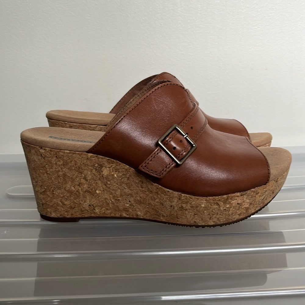 CLARKS Collection Cushion Soft leather cork wedge sandals size 7 1/2